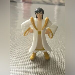 Aladdin White and Gold Figurine